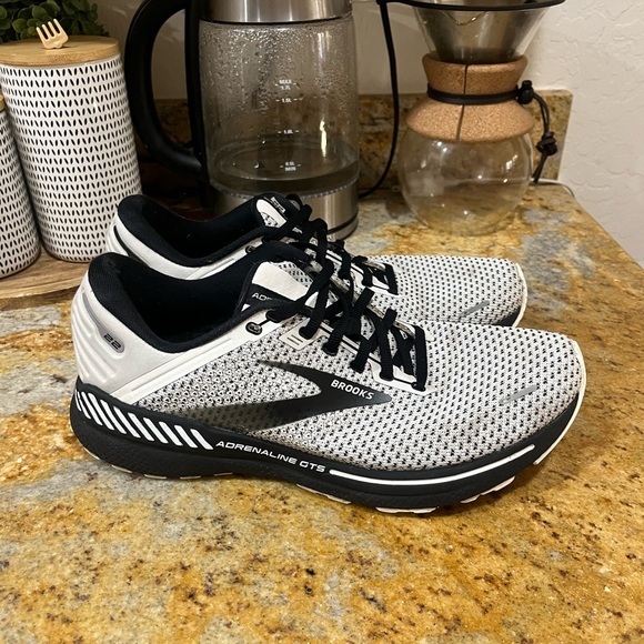 Brooks Other - Brooks Adrenaline size 10